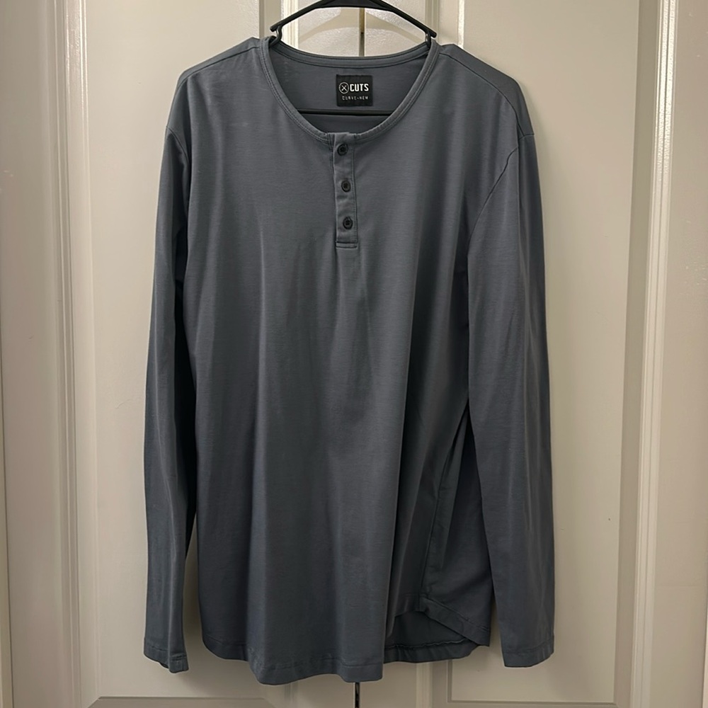 Men Cuts Long Sleeve Henley Large